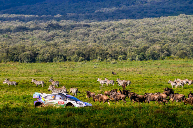 僚友たちが初優勝を祝福。勝田貴元「決して諦めなかったから、ここまで来られた」／WRCケニア デイ4コメント集