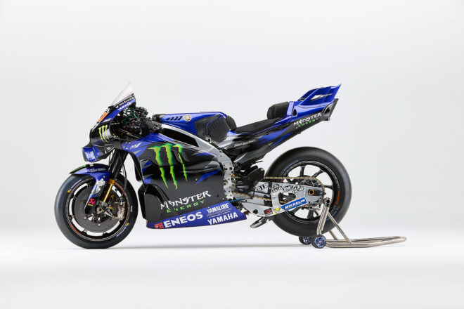 ヤマハ転換の1年。直4の進化とV4エンジンの並行開発と決断の裏側「これまでとは別のマシンです」／MotoGP
