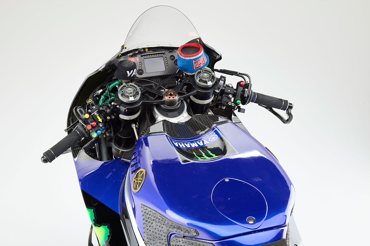 ヤマハ転換の1年。直4の進化とV4エンジンの並行開発と決断の裏側「これまでとは別のマシンです」／MotoGP