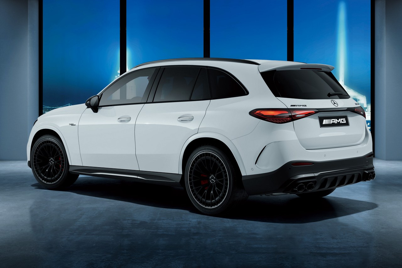 メルセデスAMG、人気の『GLC 43 4MATIC／クーペ』に精悍な特別仕様車“Edition Night Carbon”が登場