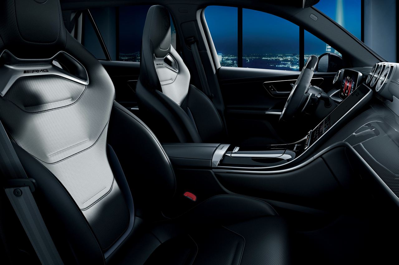 メルセデスAMG、人気の『GLC 43 4MATIC／クーペ』に精悍な特別仕様車“Edition Night Carbon”が登場