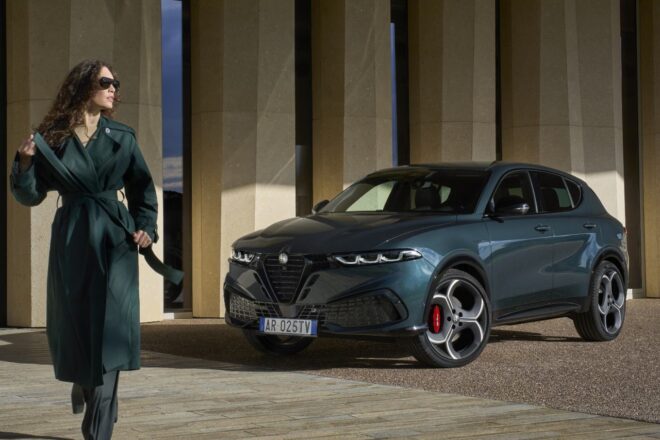アルファロメオ、新世代SUV『トナーレ』を刷新。大胆なフロントマスク採用にエンジン制御も見直し