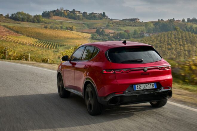 アルファロメオ、新世代SUV『トナーレ』を刷新。大胆なフロントマスク採用にエンジン制御も見直し