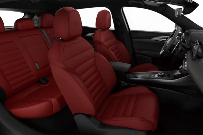 アルファロメオ、新世代SUV『トナーレ』を刷新。大胆なフロントマスク採用にエンジン制御も見直し