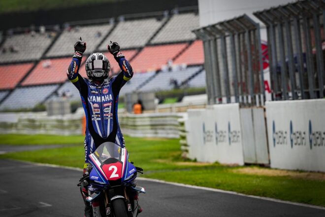 4月4〜23日に名古屋で全日本ロードレース選手権写真展『The Moment 瞬間を、生きる』を開催