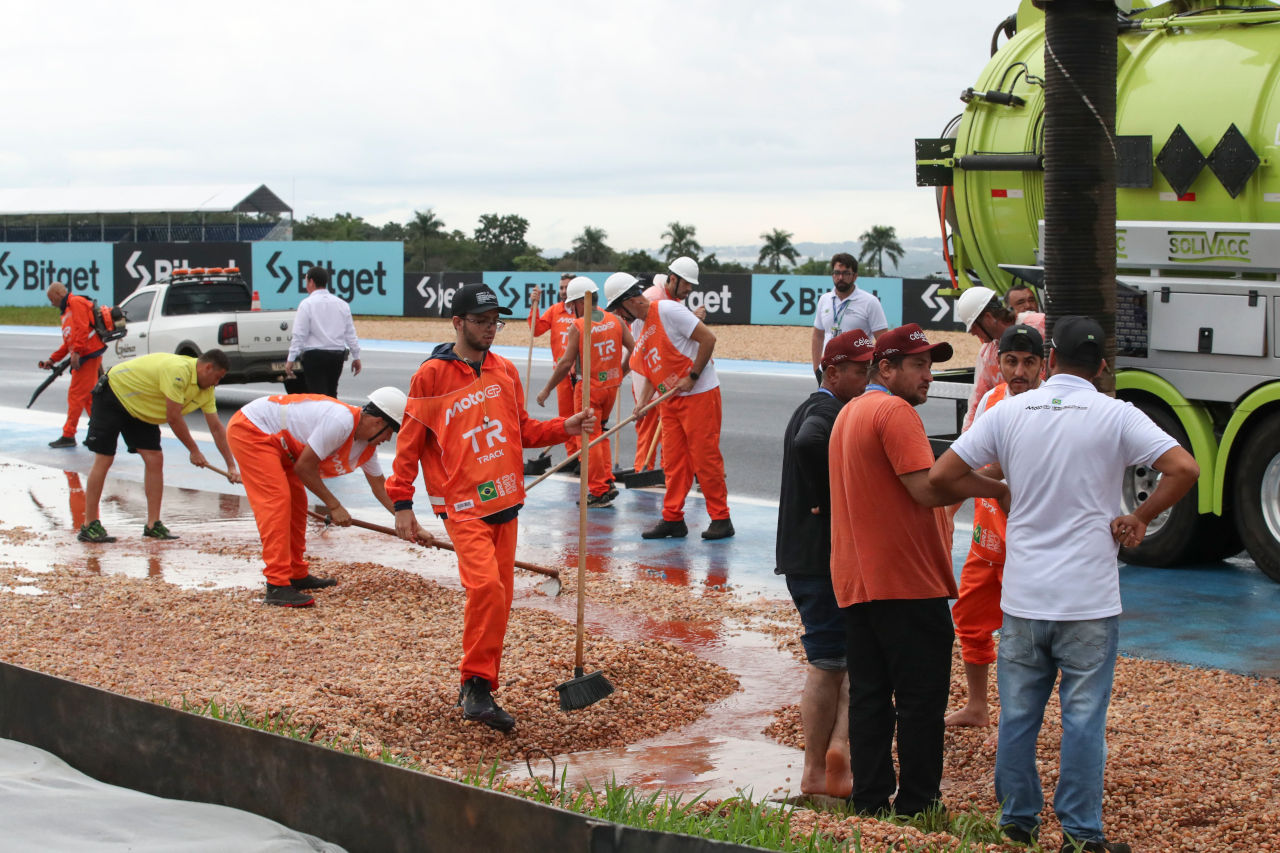 路面状況に翻弄された初日はザルコがトップ。小椋藍は2戦連続の予選Q2直接進出／第2戦ブラジルGP