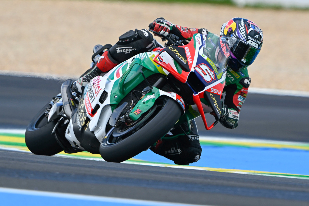 路面状況に翻弄された初日はザルコがトップ。小椋藍は2戦連続の予選Q2直接進出／第2戦ブラジルGP