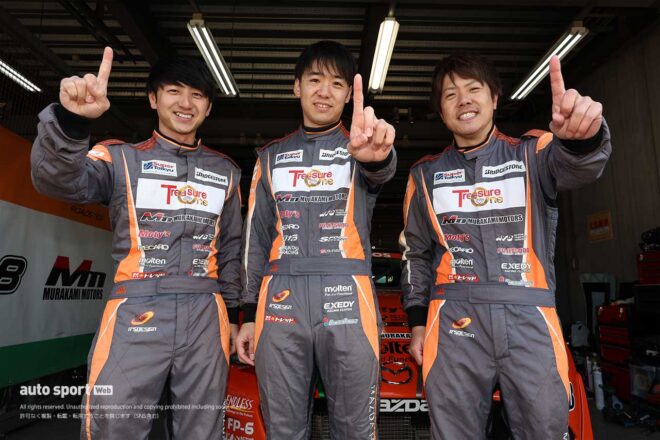 吉田綜一郎／黒沼聖那／太田達也（トレジャーワンwith 村上モータースMAZDAロードスター）