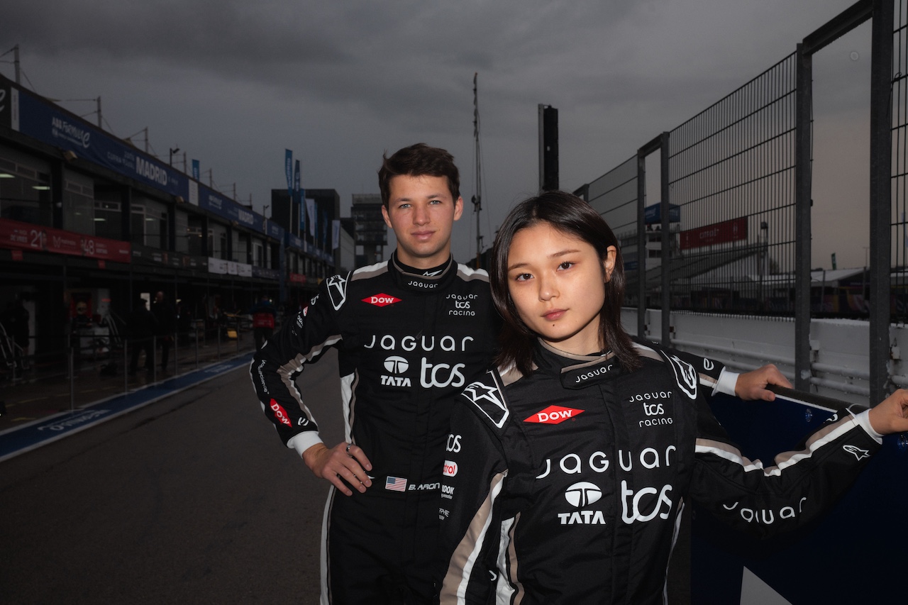 Juju（野田樹潤）とブライス・アーロン