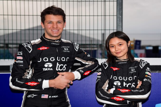 Juju（野田樹潤）とブライス・アーロン