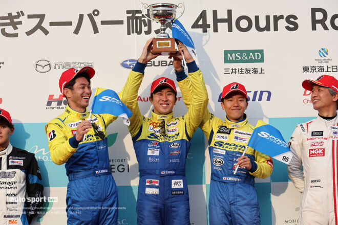 トップチェッカー後に白煙ストップ。激しいST-2首位争いを制したSPOONシビック小出峻「勝ったと胸を張って言える」