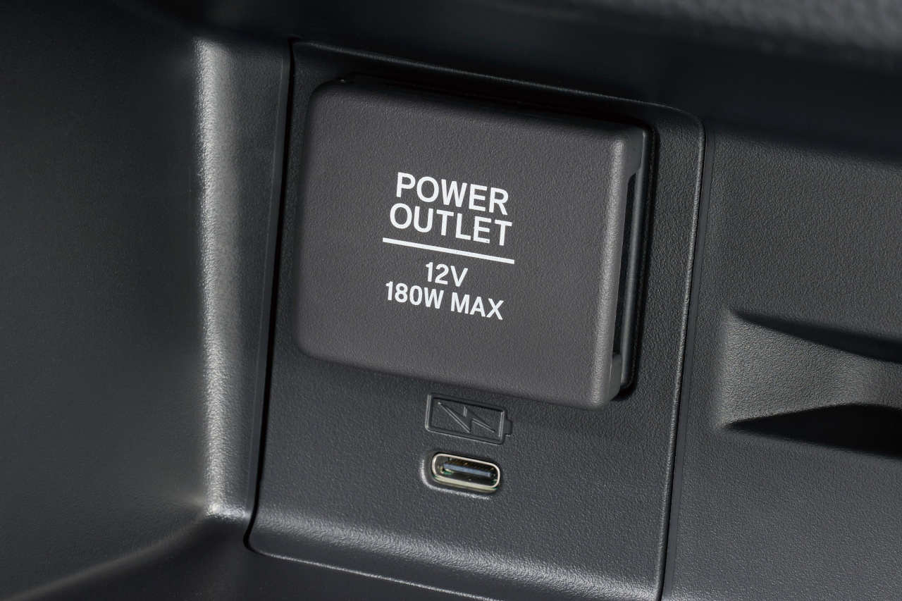 ホンダ、N-VANに一部改良を実施。安全性や利便性の向上に加え、特別仕様車にボディカラーの追加も