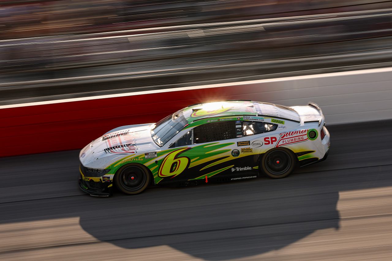 続発トラブル吹き飛ばし。絶好調トヨタのレディックが開幕3連勝に続く6戦4勝の快進撃／NASCAR第6戦