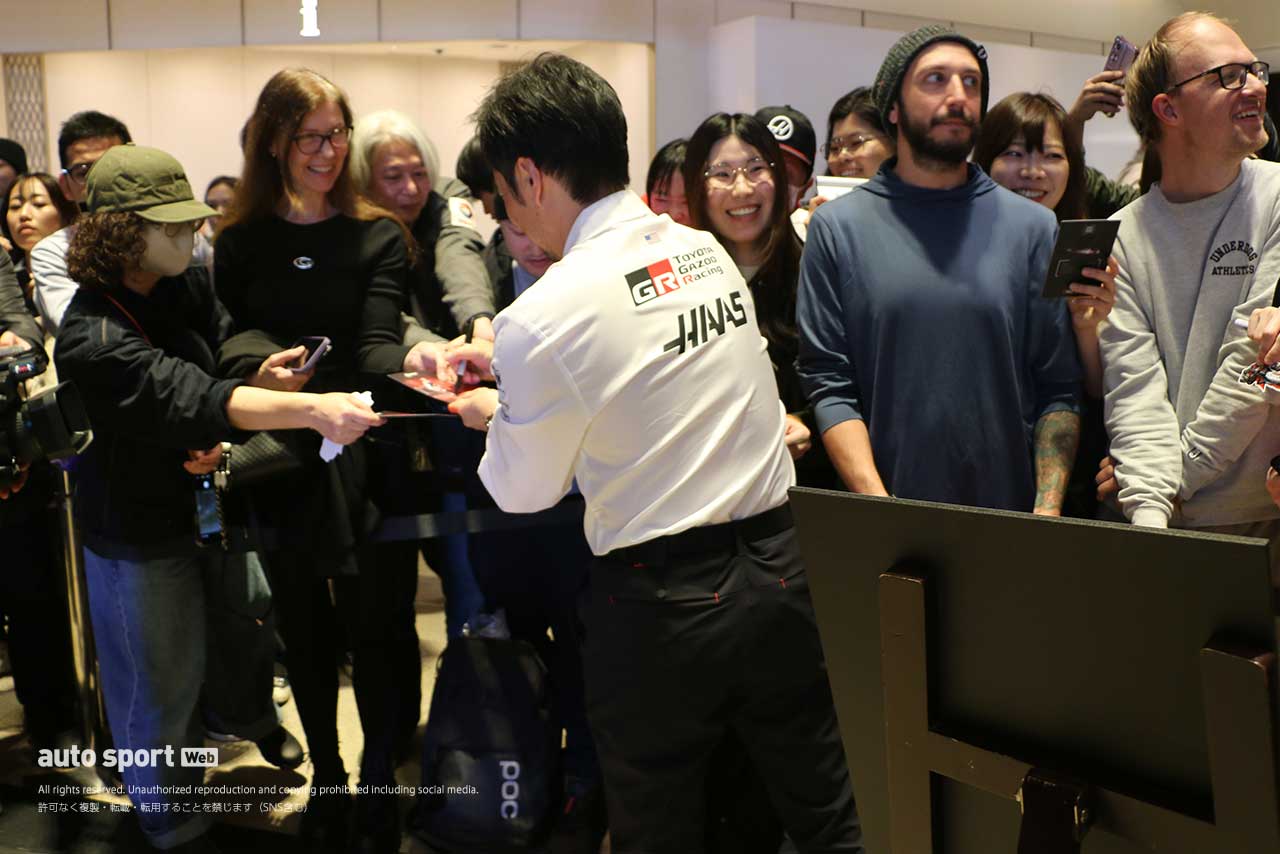 「ゴジラの大胆、ダイナミックなところに共鳴」ハースF1小松代表も納得のデザイン。アグレッシブな印象にオコン＆ベアマンも満足