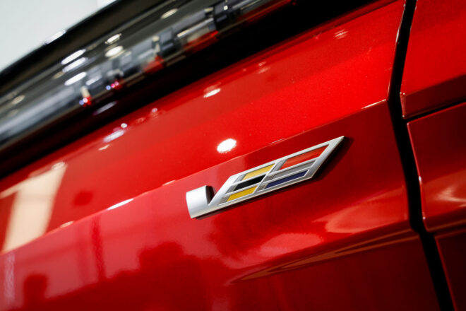 キャデラック最速SUV、レース由来の『リリックV』を発表。モータースポーツ担当が来日し鈴鹿F1に向けてエール