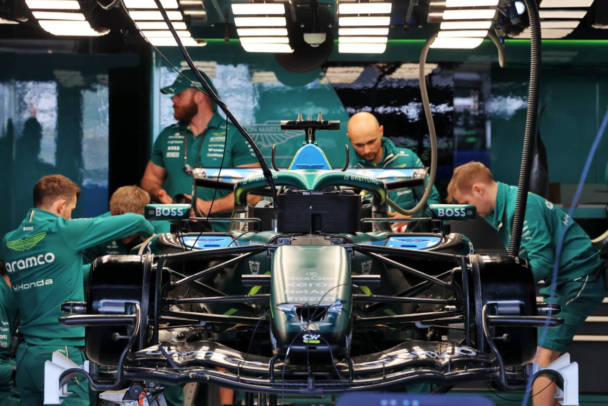 アストンマーティン