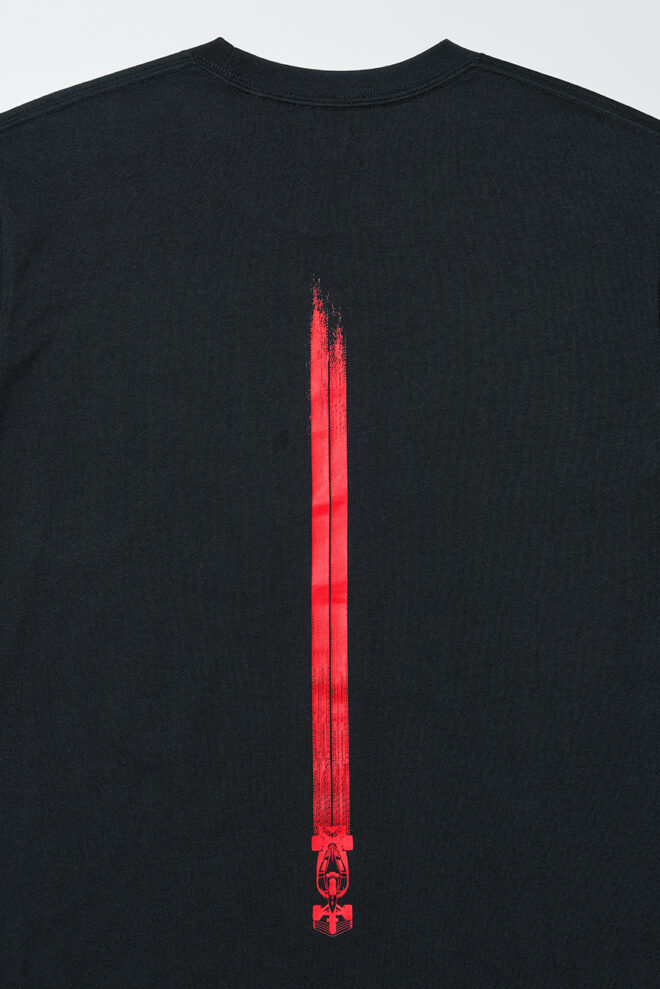 ユニクロ『ディズニー x F1 UT』 MEN（ブラック）／バック