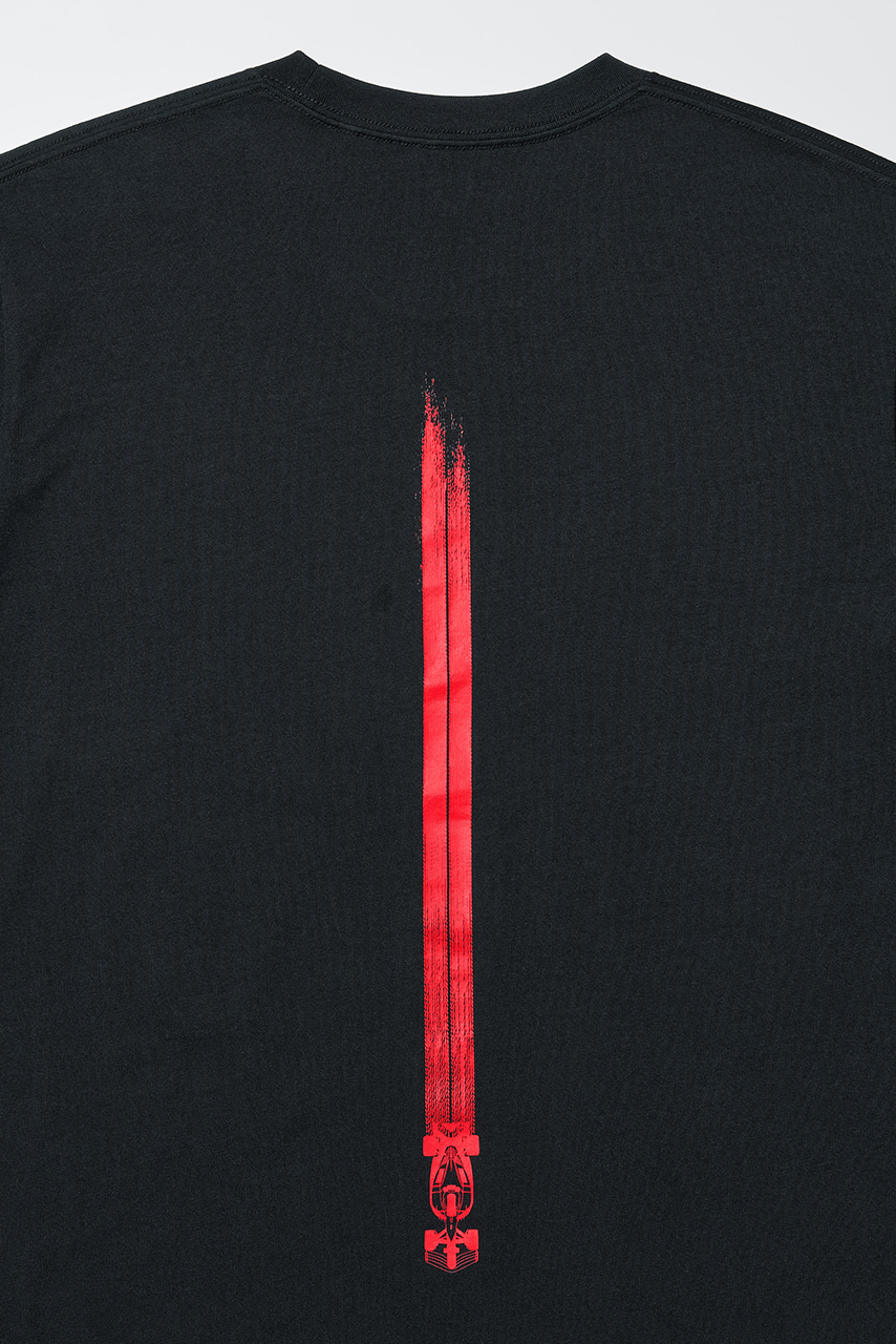 ユニクロ『ディズニー x F1 UT』 MEN（ブラック）／バック