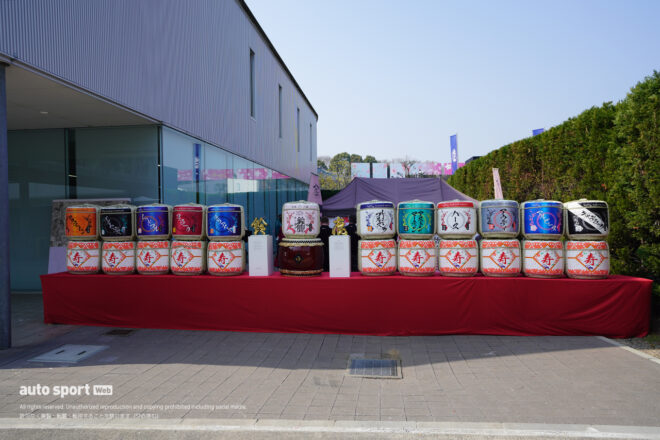 2026年F1第3戦日本GPで展示された日本酒の樽