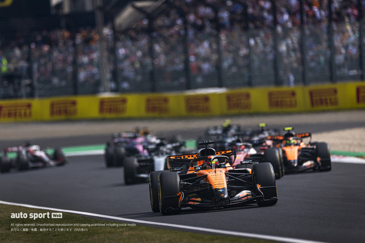 スタートで首位に浮上したオスカー・ピアストリ（マクラーレン）