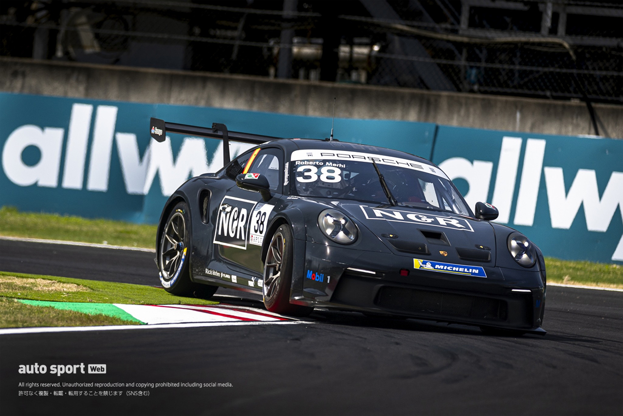 38号車NGRのステアリングを握ったロベルト・メリ