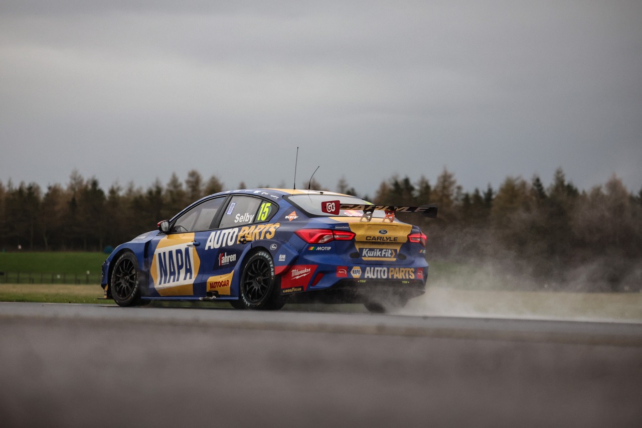 BTCCクロフト公式テストは王者イングラムが初日トップ、BMWデレオンは正式契約前にレコード更新