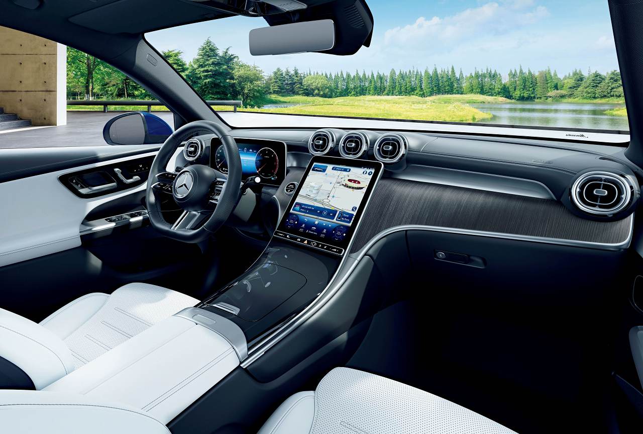 メルセデス・ベンツ、主力SUV『GLC』のディーゼルモデルに戦略的価格を実現した“Sports”を設定