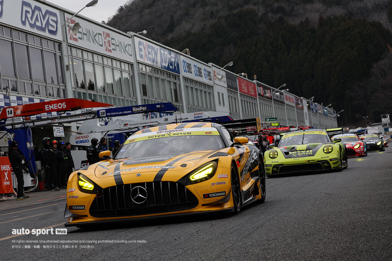 18号車UPGARAGE AMG GT3