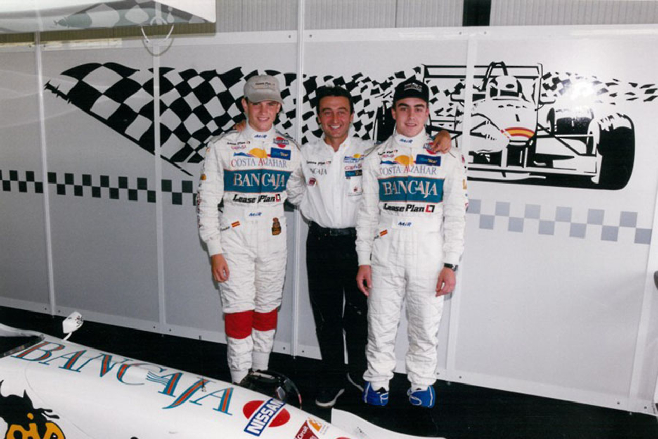 左からアントニオ・ガルシア、エイドリアン・カンポス、フェルナンド・アロンソ