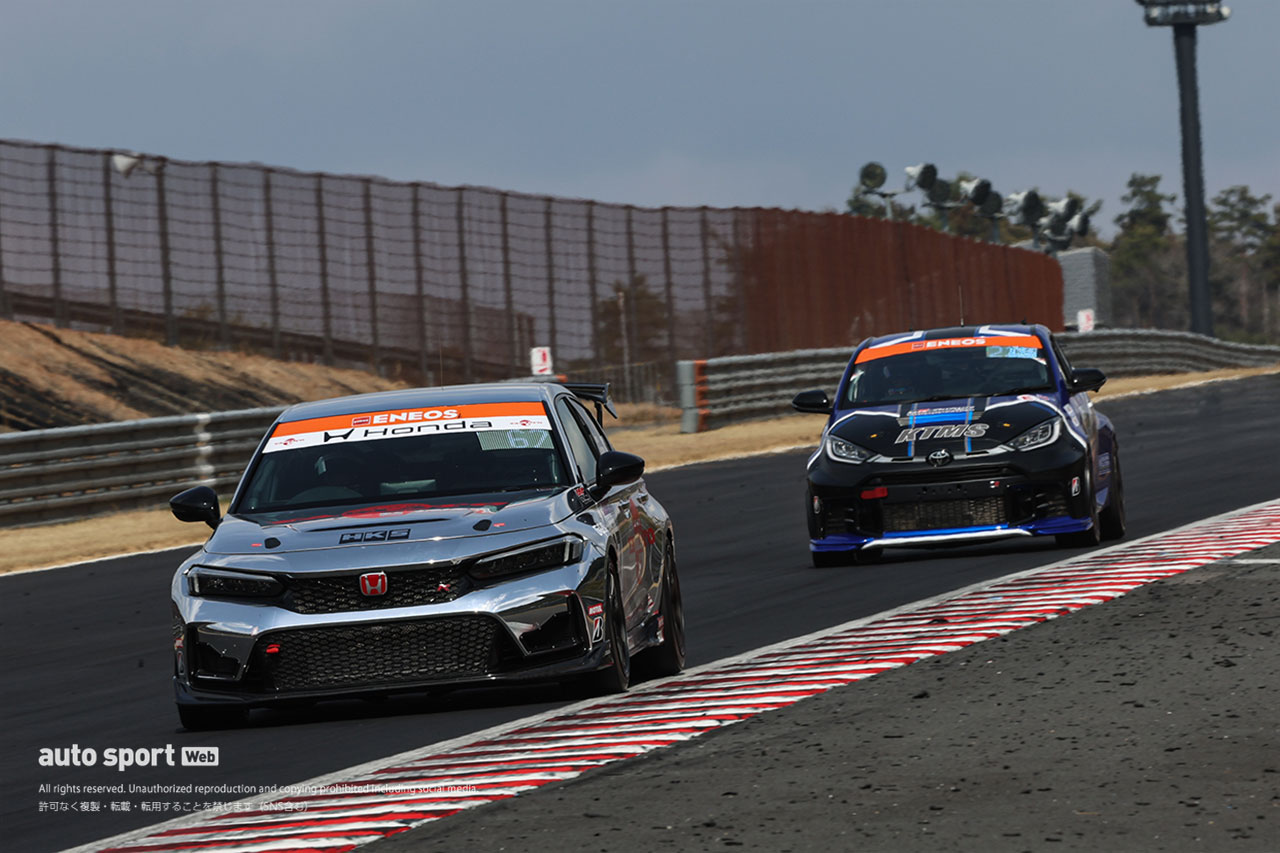 2026スーパー耐久第1戦もてぎ　YAMATO CIVICとKTMS GR YARIS
