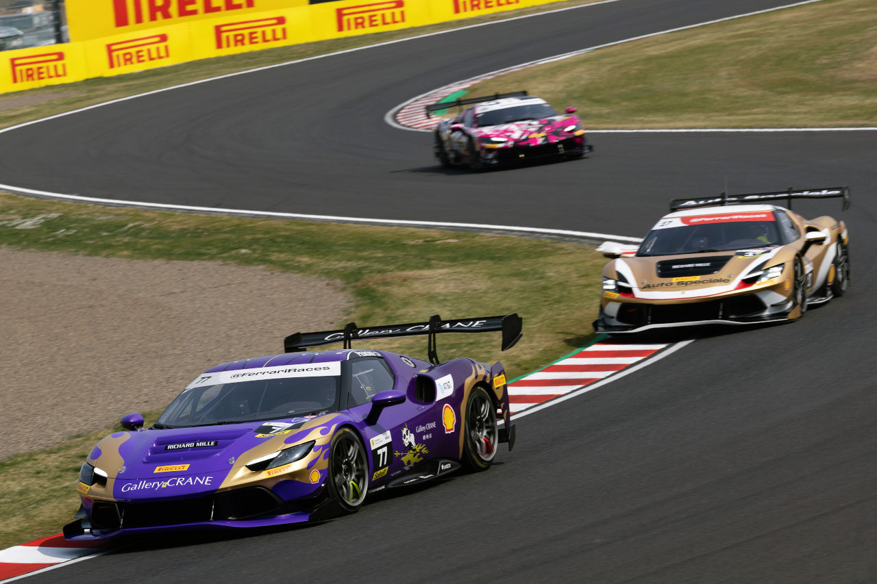 フェラーリ・チャレンジ・ジャパン2026開幕。32台の『296チャレンジ』がF1日本GPの鈴鹿で熱いバトルを展開