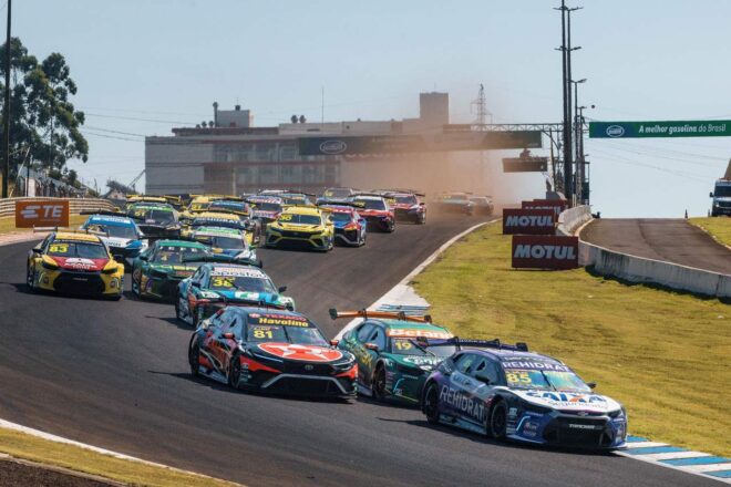 ネルソン・ピケJr.が華麗なオーバーテイクで通算6勝目、フェリペ・マッサも躍進の2位表彰台／SCB第2戦