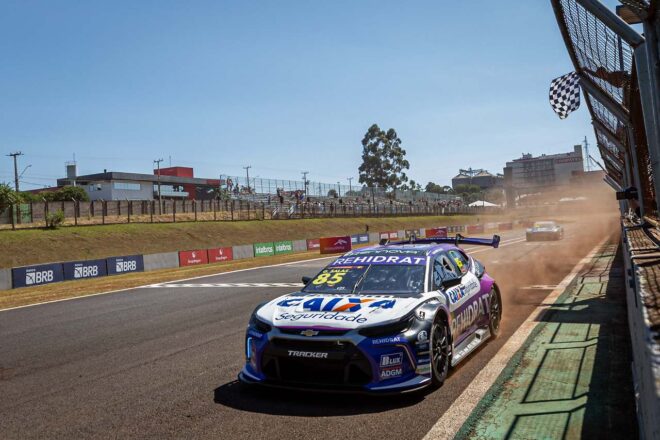 ネルソン・ピケJr.が華麗なオーバーテイクで通算6勝目、フェリペ・マッサも躍進の2位表彰台／SCB第2戦