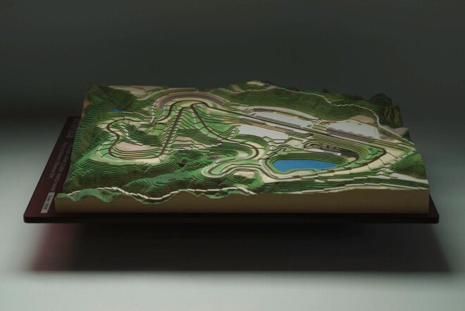 ダイナミックなレイアウトを体験しよう。ユニークな『紙で作る立体地形図キット』にオートポリス追加