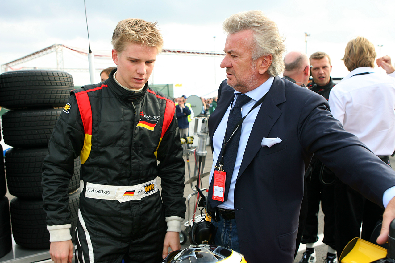 2006-2007シーズンA1GPに参戦したニコ・ヒュルケンベルグ（チームドイツ）と代理人兼チーム代表のウィリー・ウェバー