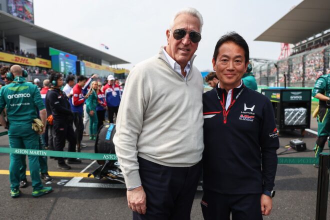 ローレンス・ストロール（アストンマーティン エグゼクティブチェアマン）と渡辺康治社長（ホンダ・レーシング／HRC）