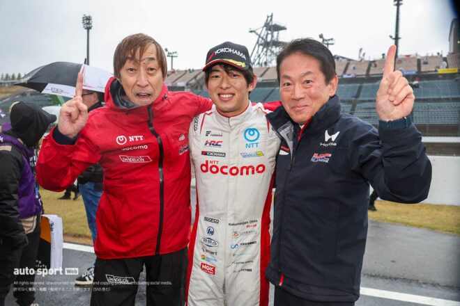 太田格之進が再開後の勝負どころで岩佐を攻略。波乱の開幕戦を制す【スーパーフォーミュラ第1戦もてぎ決勝レポート】