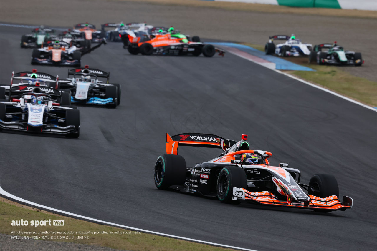 終盤ヒヤリも太田格之進が開幕2連勝。阪口晴南は5年ぶり、福住仁嶺がROOKIEに初表彰台をもたらす【スーパーフォーミュラ第2戦もてぎ決勝レポート】