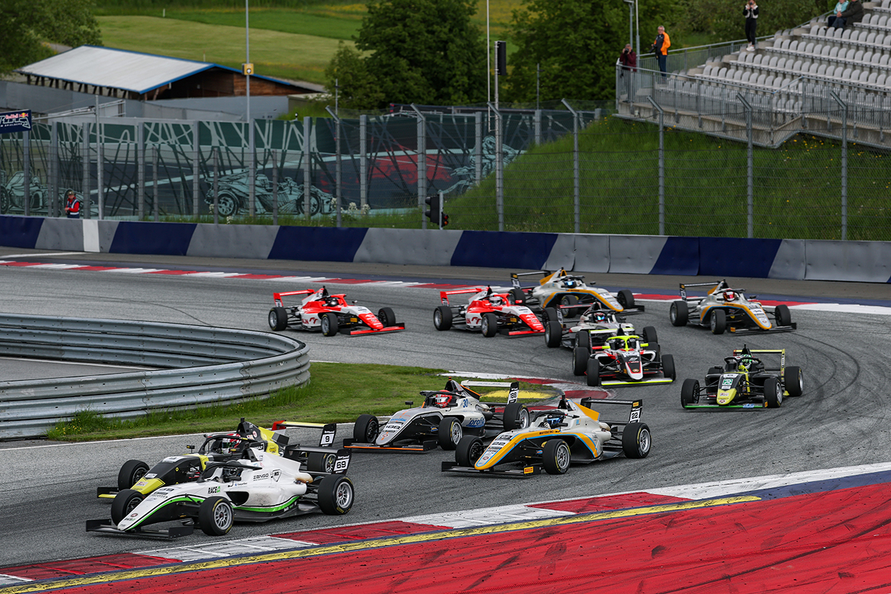 2025年F4 CEZ選手権のレッドブルリンク戦。中央ヨーロッパから多数の若手が参戦