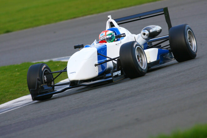 2007年イギリスF3ナショナルクラスに参戦したセルジオ・ペレス（Tスポーツ）