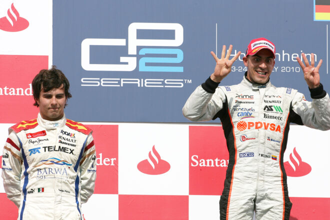 2010年GP2王者に輝いたパストール・マルドナド（ラパックス）。セルジオ・ペレス（バルワ・アダックス）はランキング2位に