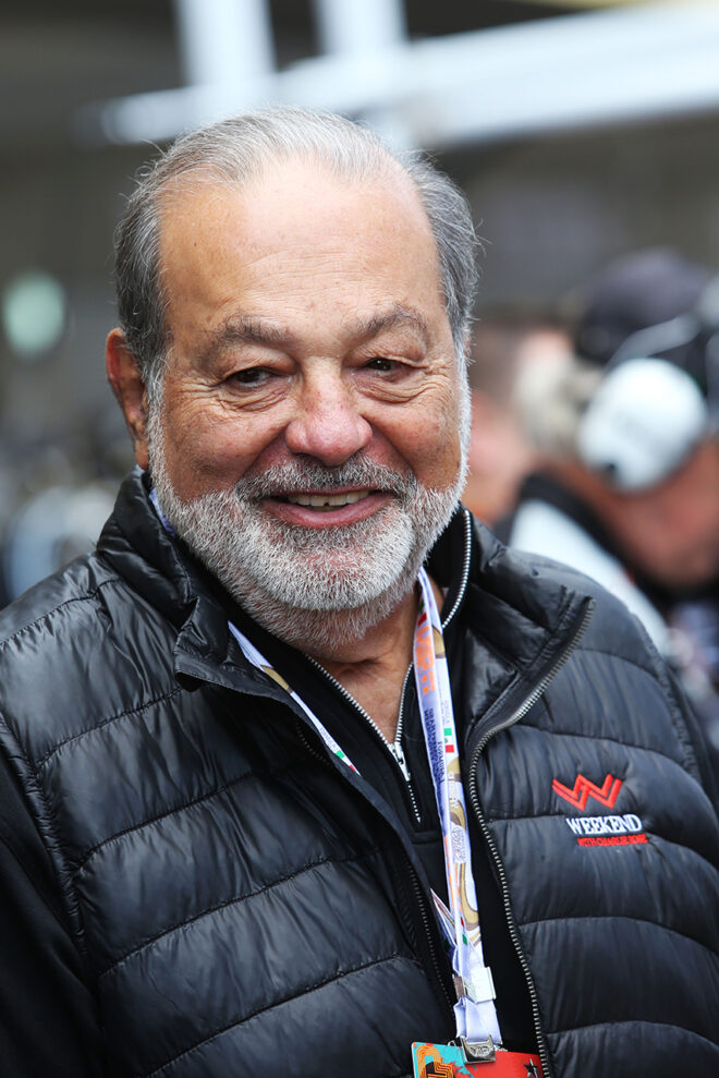 アメリカ・モビル社をはじめた企業体を保有し、ラテン・アメリカで最も裕福な人物と評されるカルロス・スリム・ヘル