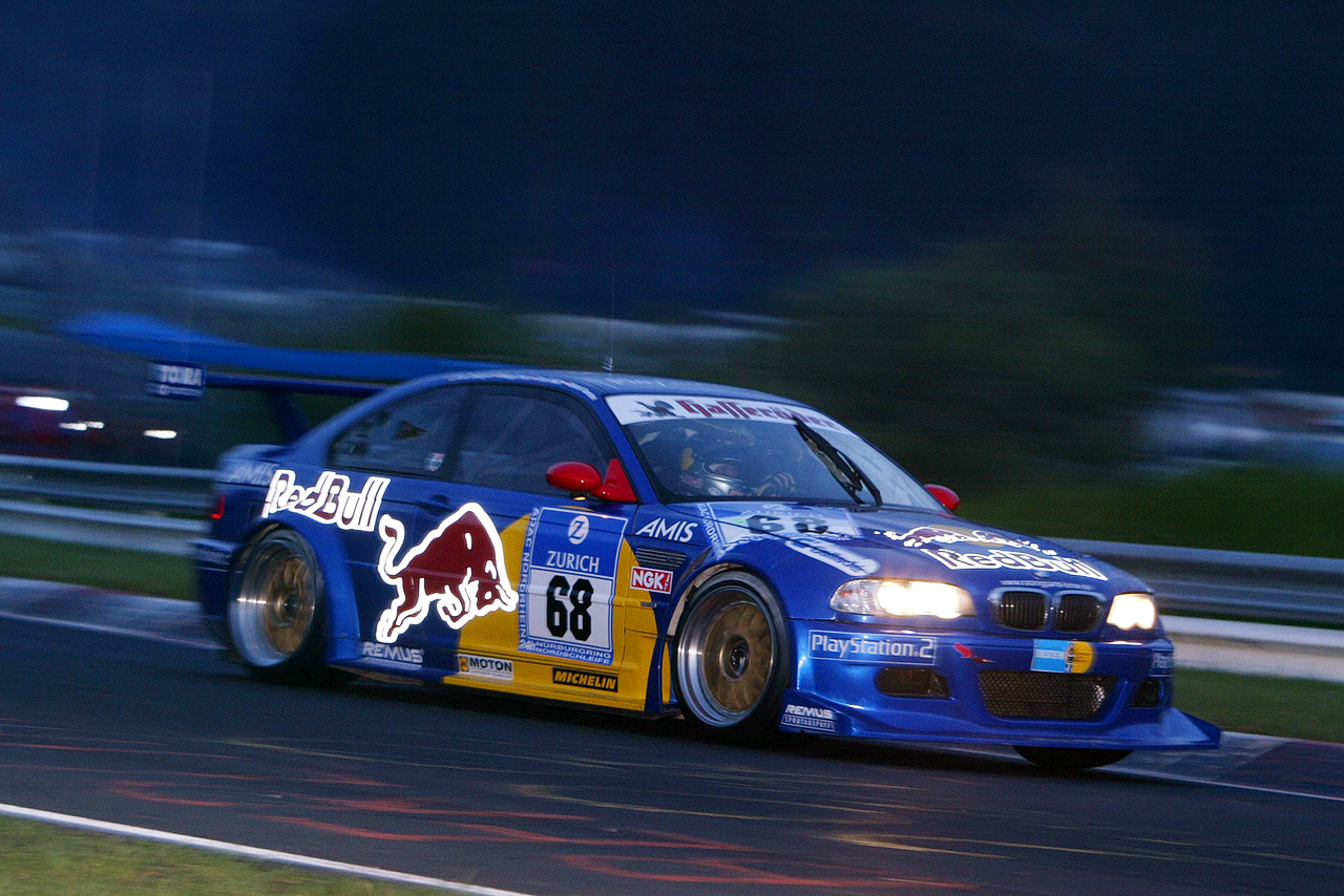 2005年ニュルブルクリンク24時間レースに参戦したトト・ウォルフ。彼が乗るBMW M3はレッドブルカラーだった