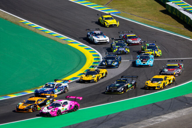 LMGT3クラスのスタートシーン