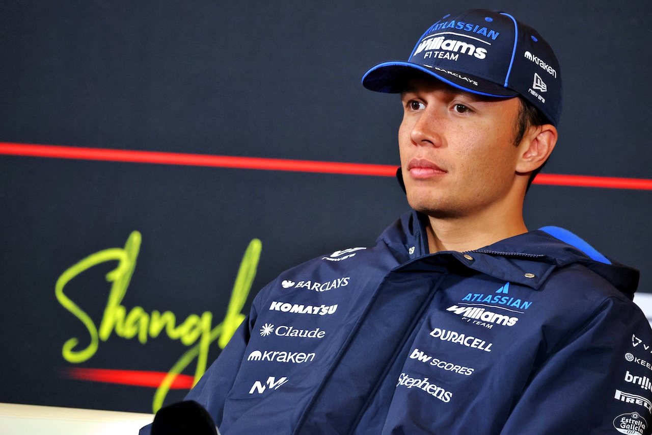 序盤戦で出遅れたウイリアムズの挽回策。アルボンは『FW48』の慢性的なグリップ不足を指摘