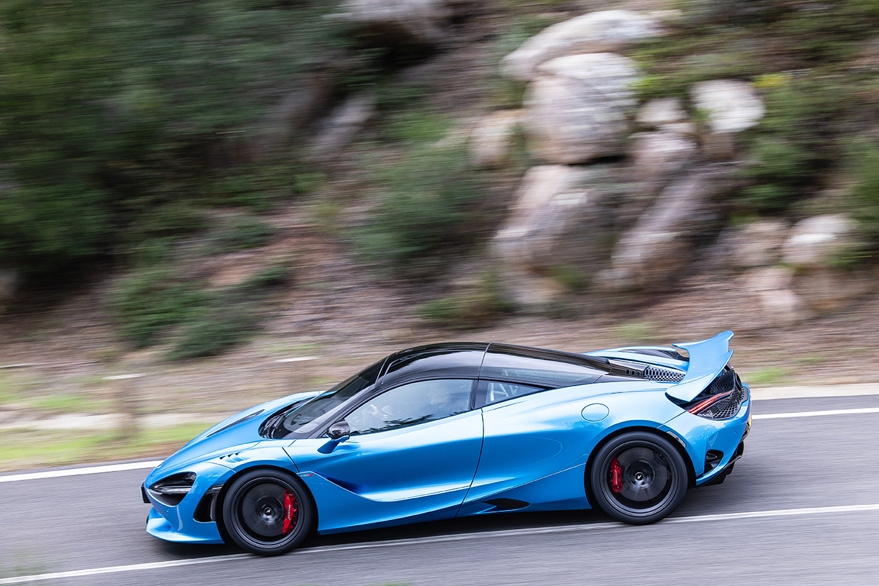 【F1参戦メーカーのフラッグシップモデル紹介】