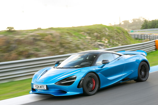 【F1参戦メーカーのフラッグシップモデル紹介】