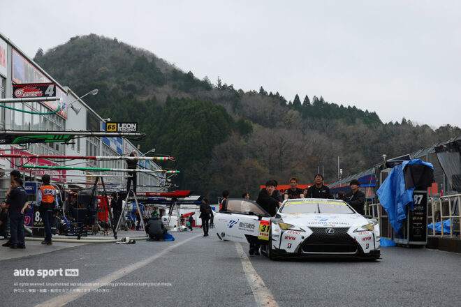 apr LC500h GT（小高一斗／小山美姫）