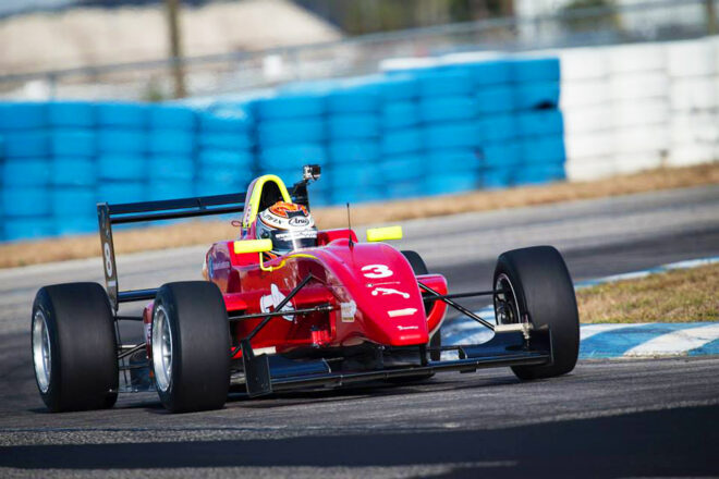 2014年フロリダ・ウインターシリーズに参加したマックス・フェルスタッペン。車両はタトゥースFA10B／フォーミュラ・アバルト