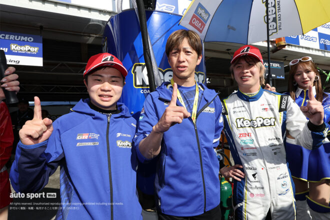 TGR TEAM KeePer CERUMOの（左から）小林利徠斗、立川祐路監督、大湯都史樹